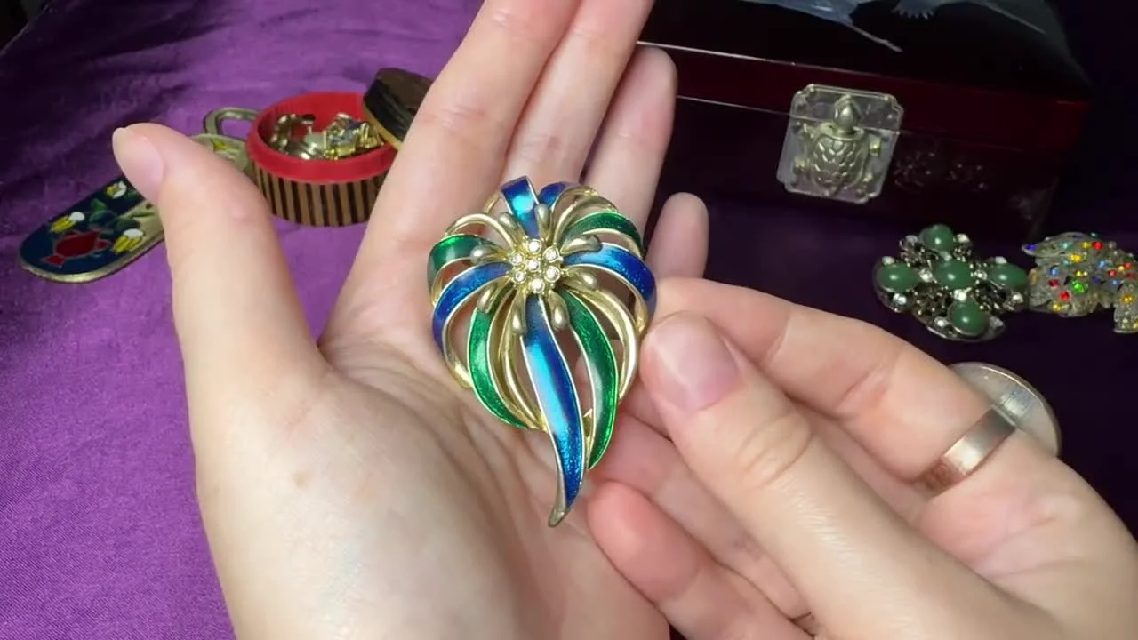 Japanische Clip-Brosche „Chrysantheme“