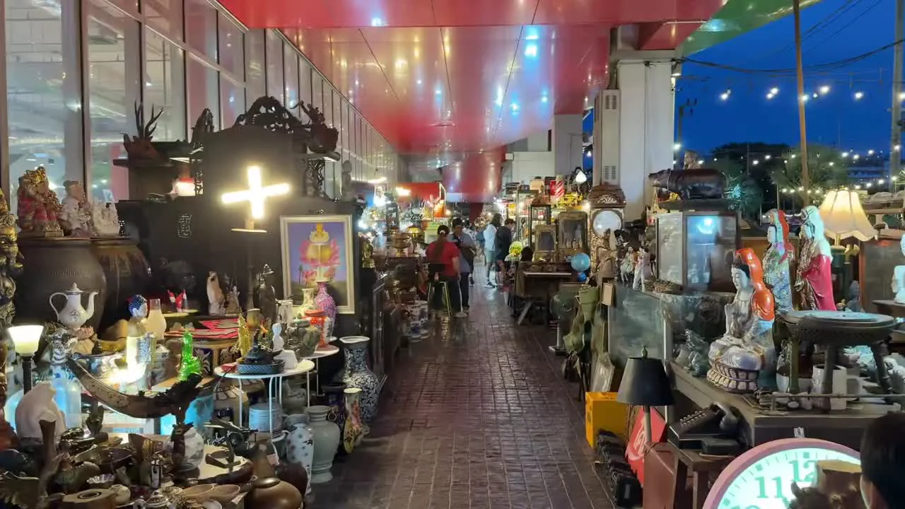 Treasures of Chatuchak Market: A Review of Vintage Finds in Thailand