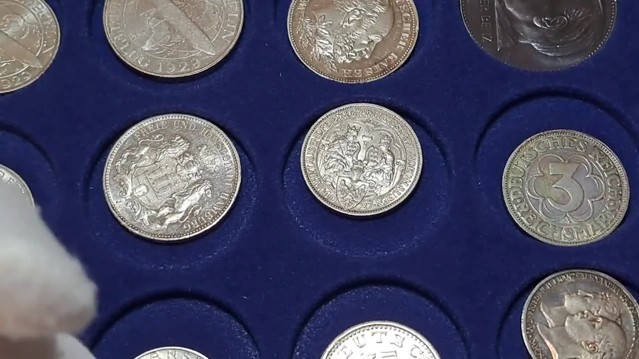 Monedas de oro presentadas en la subasta