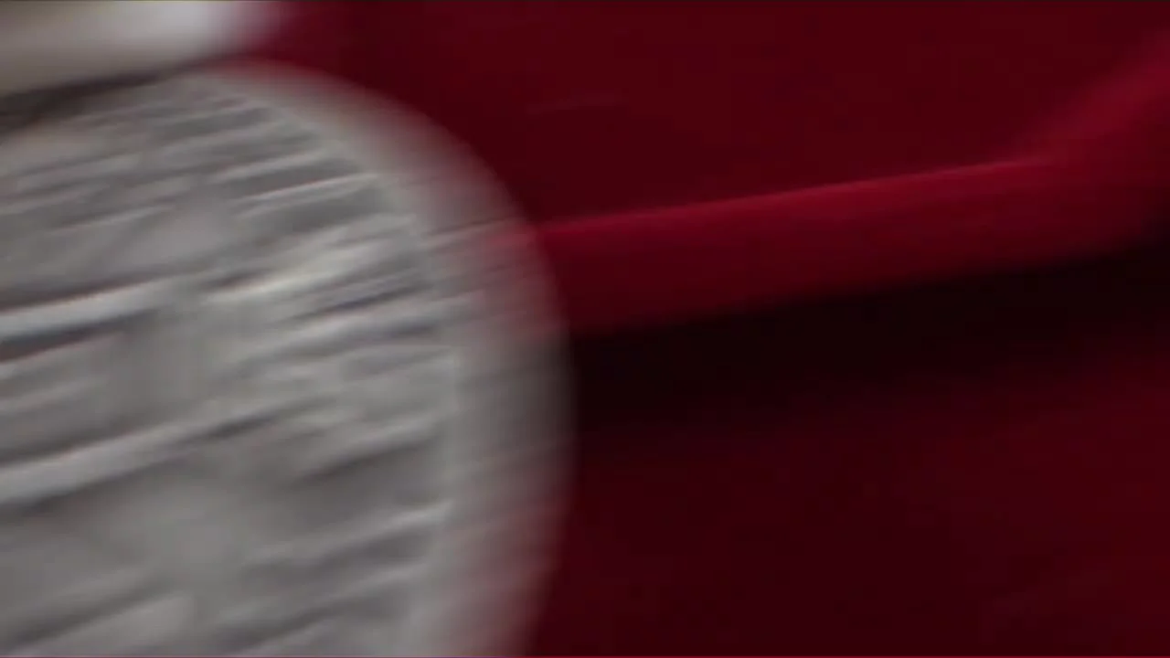 Imitation of Lamination and Deception in Photos